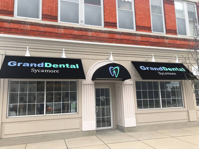 Outside view of Sycamore dental office